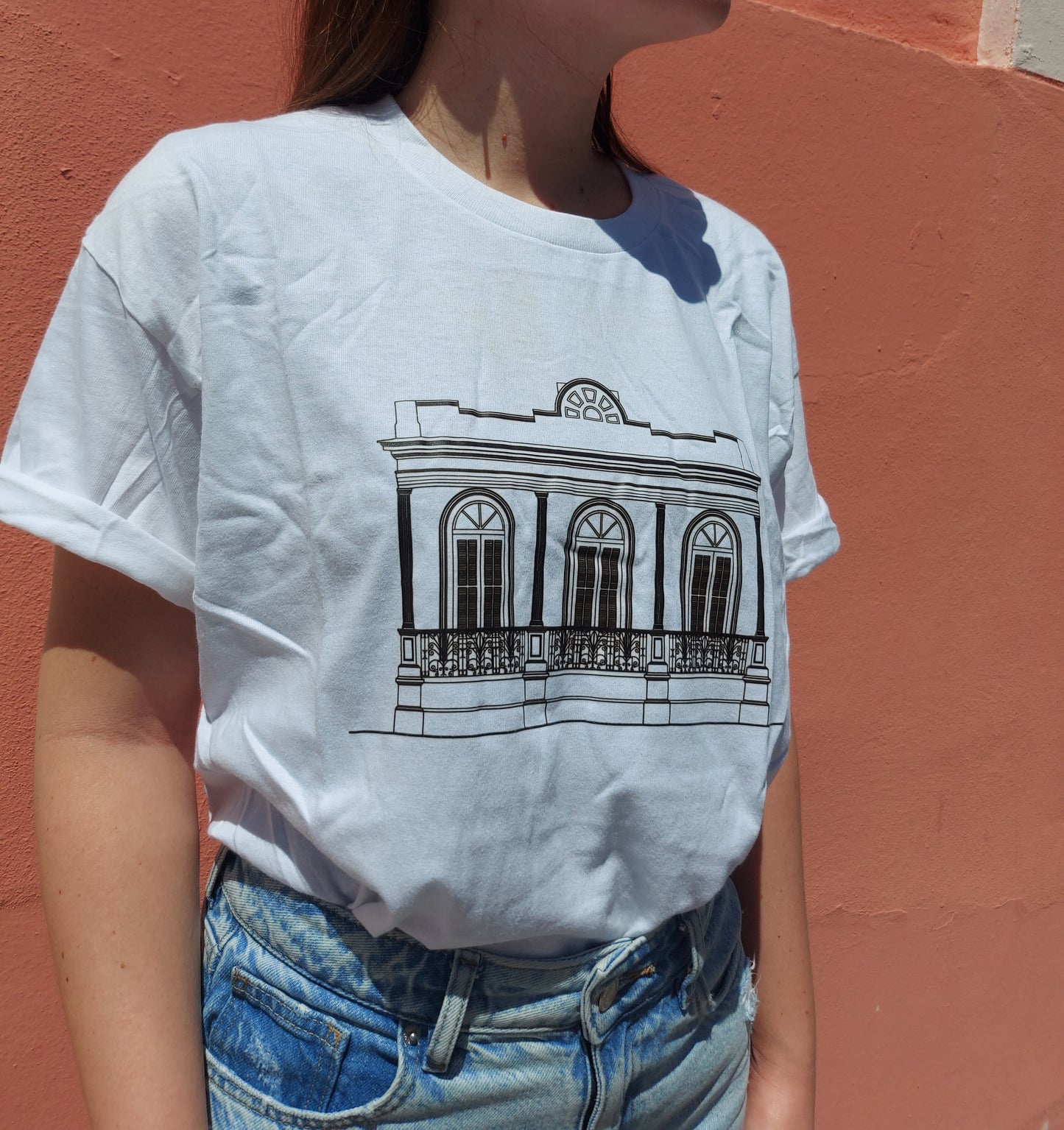 Camisa con el diseño de la casa