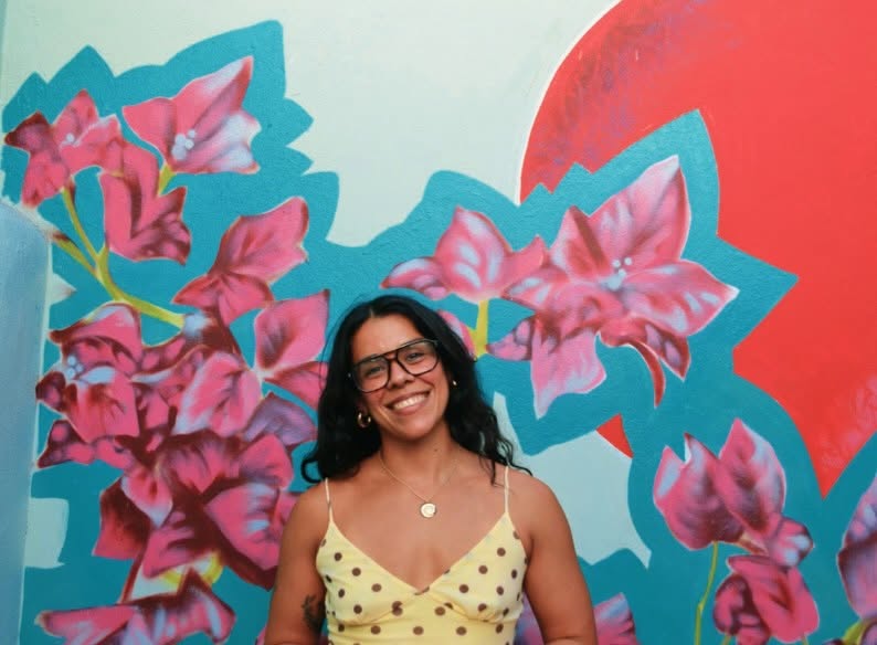 Gallinas en Rosa Luisa | Sip & Paint con Leeann Vázquez